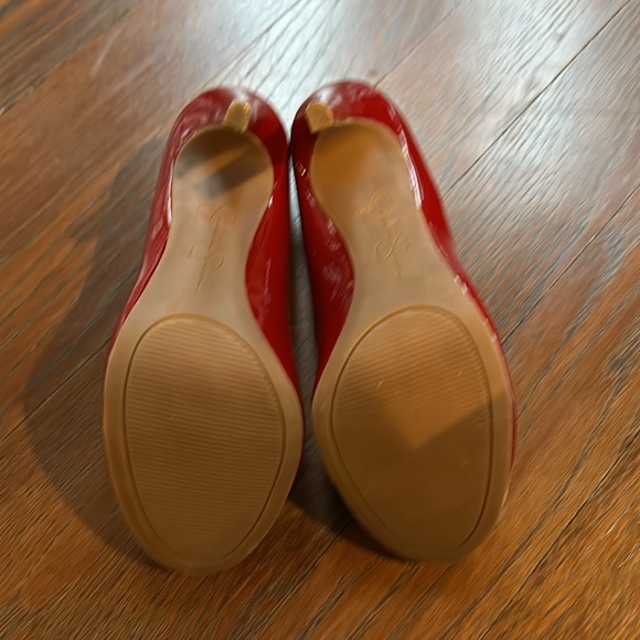 Jessica Simpson red patent leather pumps size 7.5 - Picture 3 of 7